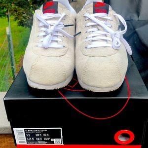 Nike “Stranger Things Upside Down” Cortez men’s 11